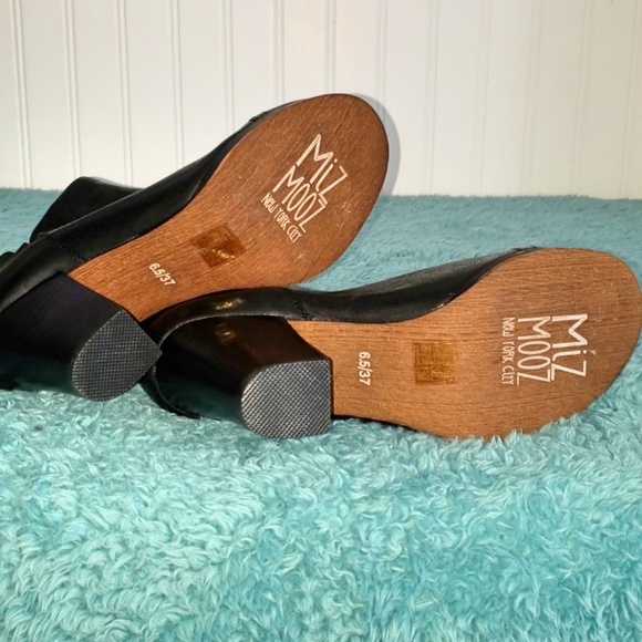 Miz Mooz Sarah Leather Cap Toe Ankle Booties NWOT - Picture 7 of 8